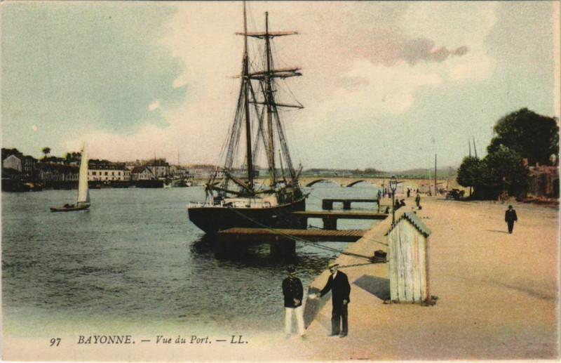 Carte postale ancienne Bayonne Vue du Port France à Bayonne