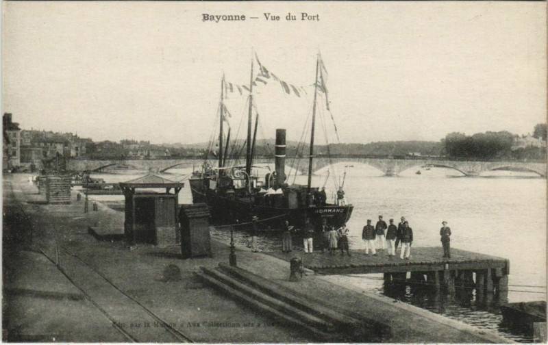 Carte postale ancienne Bayonne Vue du Port France à Bayonne