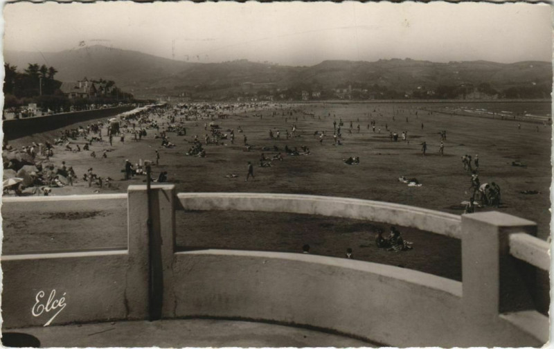 Carte postale ancienne Hendaye Depuis le Casino, la Grande Plage France à Hendaye