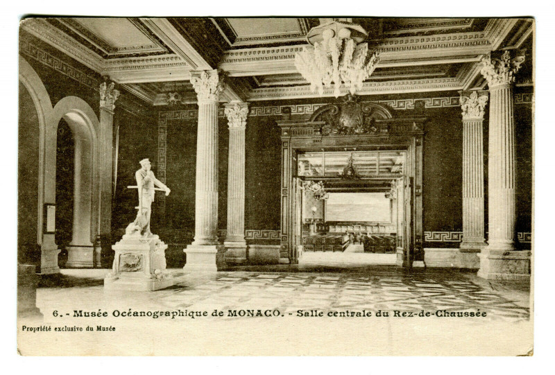 Carte postale ancienne 06 Alpes-maritimes monaco oceanographic museum central hall