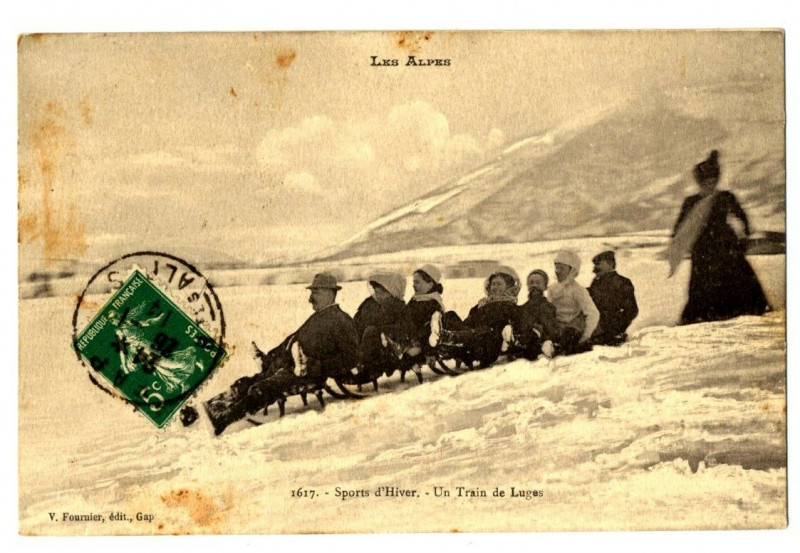 Carte postale ancienne Winter sports train animated sleds