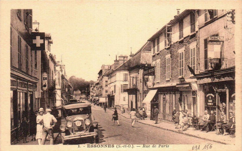 Carte postale ancienne Essonnes.Rue de Paris