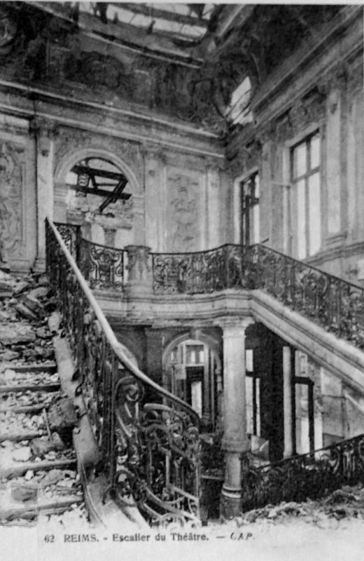 Carte postale ancienne Mairie de reims escalier interrieur 1100327