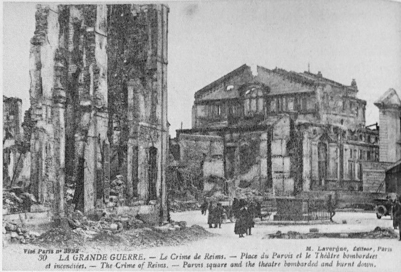 Carte postale ancienne Place luçon theatre 1100330