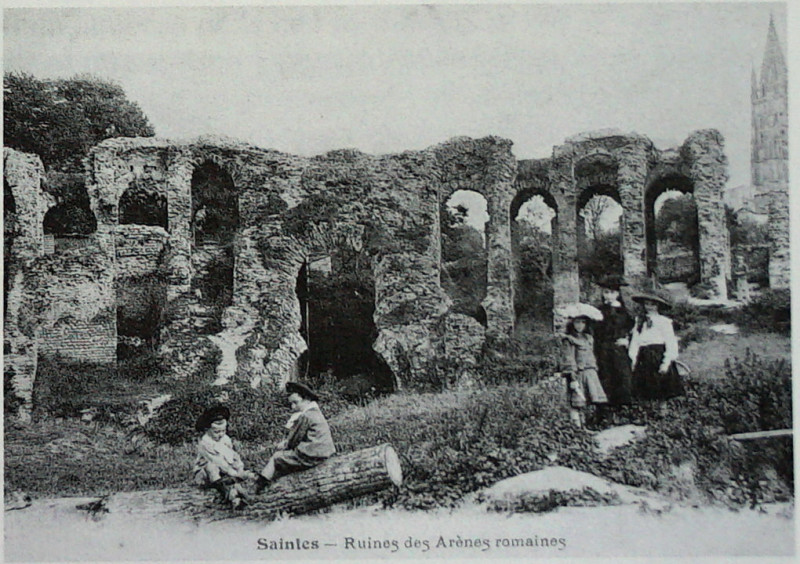 Carte postale ancienne Saintes ruines 1004067