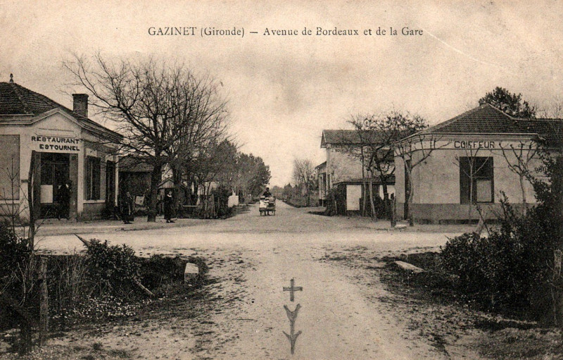 Carte postale ancienne Gazinet - ave de Bordeaux et la Gare