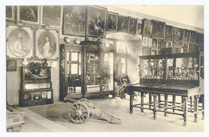 Carte postale ancienne Salle des Cerfs (partie centrale). Portraits de Ll. Mm. L'Empereur François-Joseph d'Autriche, et l' P-Fg-Cp-01192 à Nancy