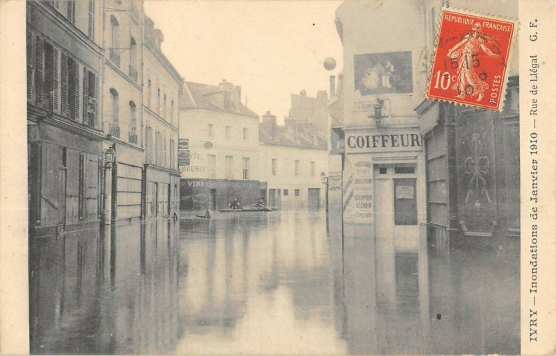 Carte postale ancienne Ivry Nondations 1910 Rue De Liegat