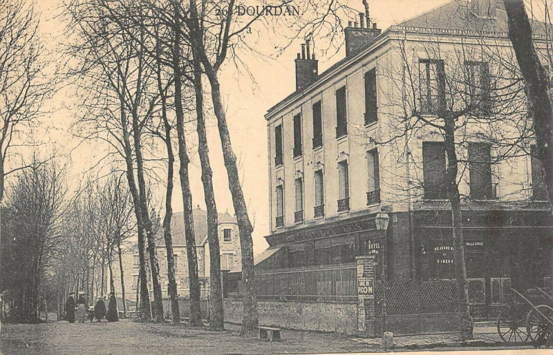Carte postale ancienne Dourdan Cafe De Paris à Dourdan