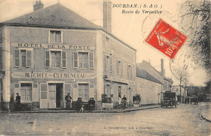 Carte postale ancienne Dourdan Route De Versailles à Dourdan