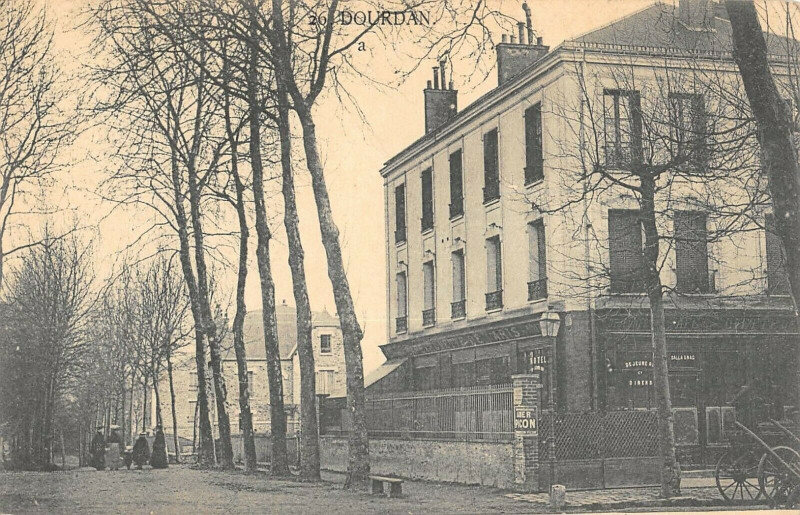 Carte postale ancienne Dourdan Cafe De La Gare à Dourdan