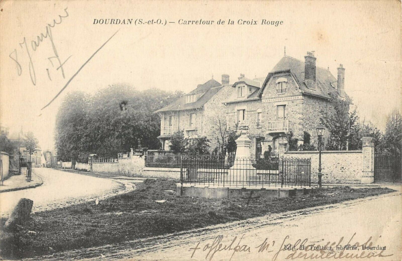Carte postale ancienne Dourdan Carrefour De La Croix Rouge à Dourdan
