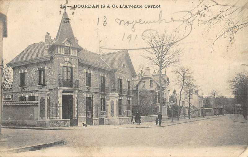 Carte postale ancienne Dourdan Avenue Carnot à Dourdan