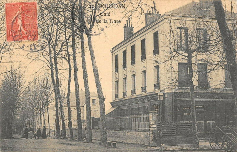 Carte postale ancienne Dourdan Cafe De La Gare à Dourdan
