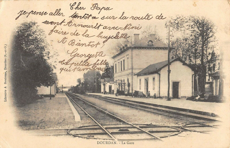 Carte postale ancienne Dourdan La Gare à Dourdan