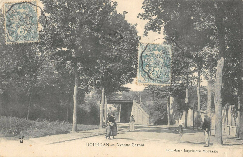 Carte postale ancienne Dourdan Avenue Carnot à Dourdan