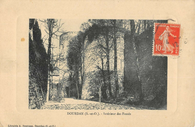 Carte postale ancienne Dourdan Interieur Des Fosses à Dourdan