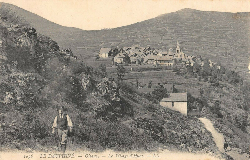 Carte postale ancienne Oisans Le Village D'Huez à Huez