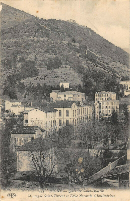 Carte postale ancienne Digne Quartier Saint Mathieu Montagne Saint-Vincent