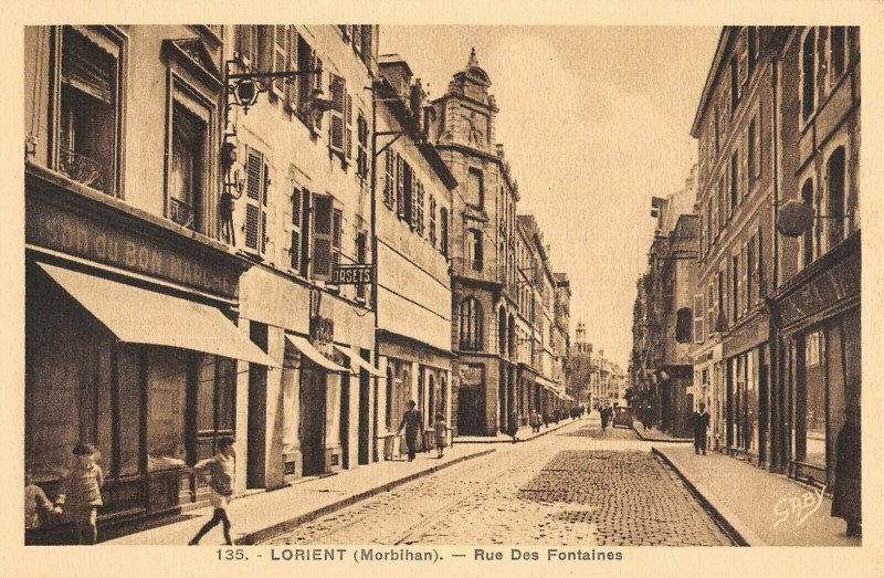 Carte postale ancienne Lorient Rue Des Fontaines à Lorient