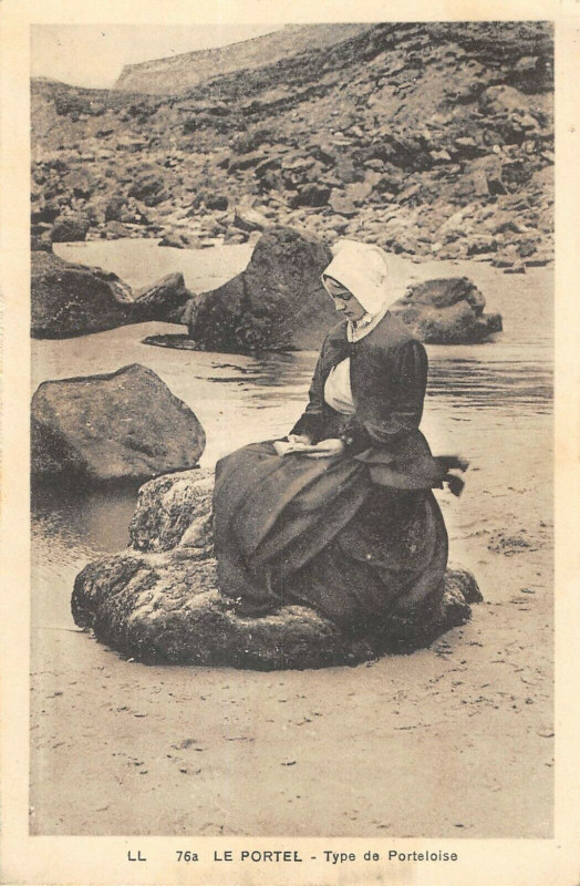Carte postale ancienne Le Portel Type De Porteloise au Portel