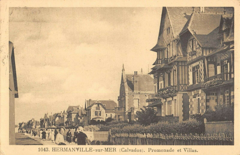 Carte postale ancienne Hermanville Sur Mer Promenade Et Villas à Hermanville-sur-Mer