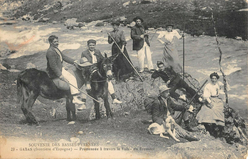 Carte postale ancienne Gabas Frontiere D'Espagne Promenade A Travers La Vallee Du Brousset à Ousse