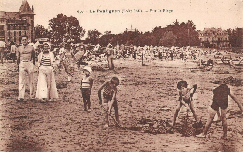 Carte postale ancienne Le Pouliguen Sur La Plage au Pouliguen
