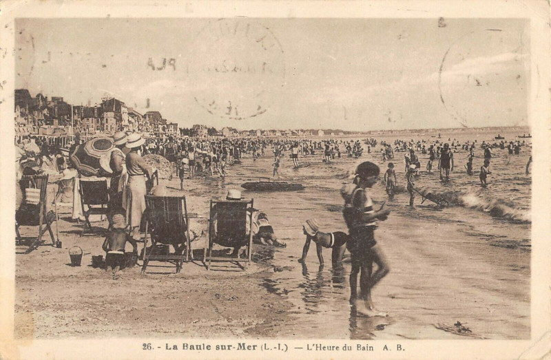 Carte postale ancienne La Baule Sur Mer L'Heure Du Bain