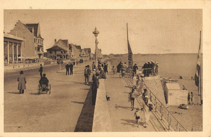 Carte postale ancienne La Baule Les Pins Le Boulevard De L'Ocean