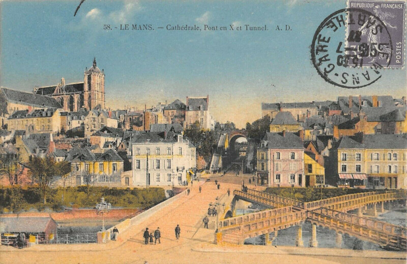 Carte postale ancienne Le Mans Cathedrale Pont En X Et Tunnel au Mans