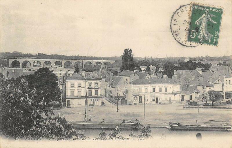 Carte postale ancienne Sable La Sarthe Vue Partielle De La Terrasse Du Chateau