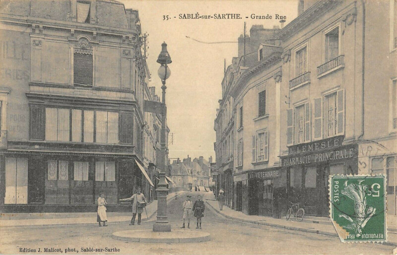 Carte postale ancienne Sable Sur Sarthe Grande Rue
