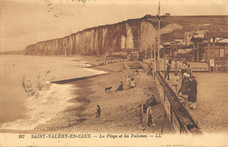 Carte postale ancienne Saint Valery En Caux La Plage Et Les Falaises à Ry