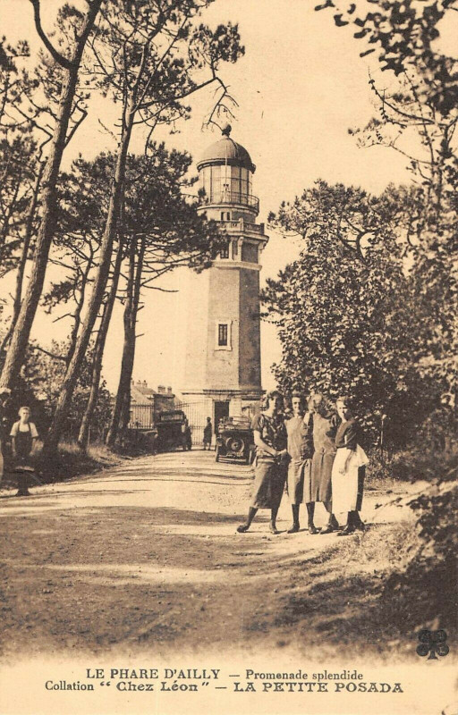 Carte postale ancienne Le Phare D'Ailly La Petite Posada Chez Leon