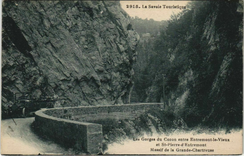 Carte postale ancienne Gorges du Cozon entre Entremont-le-Vieux Saint-Pierre-d'Entremont à Entremont-le-Vieux
