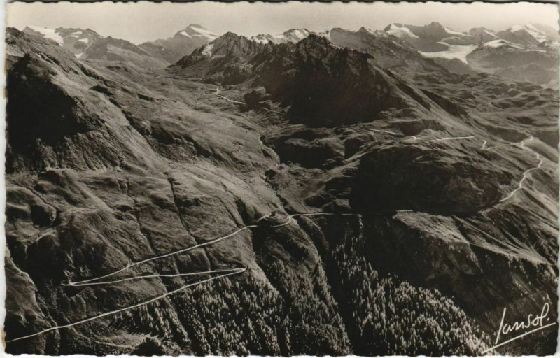 Carte postale ancienne Val-d'Isere En Montant de Val-d'Isere au Col de l'Iseran