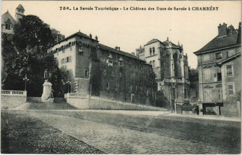 Carte postale ancienne Chambery Le Chateau des Ducs de Savoie