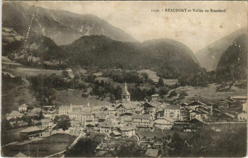Carte postale ancienne Beaufort et Vallee de Roselend à Beaufort