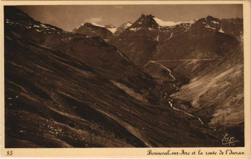 Carte postale ancienne Bonneval-sur-Arc et la Rote de l'Iseran à Bonneval-sur-Arc