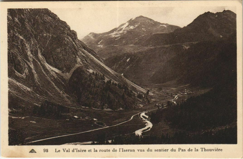 Carte postale ancienne Val-d'Isere Le Val-d'Isereet la Route de l'Iseran