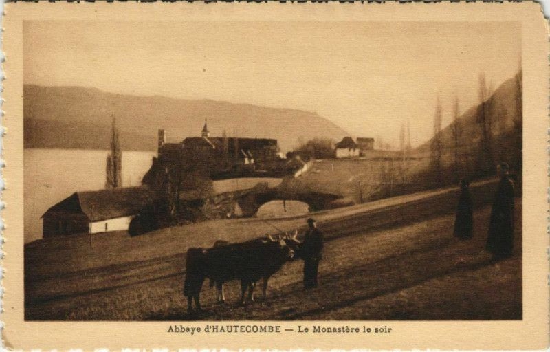 Carte postale ancienne Abbaye d'Hautecombe - Le Monastere le Soir
