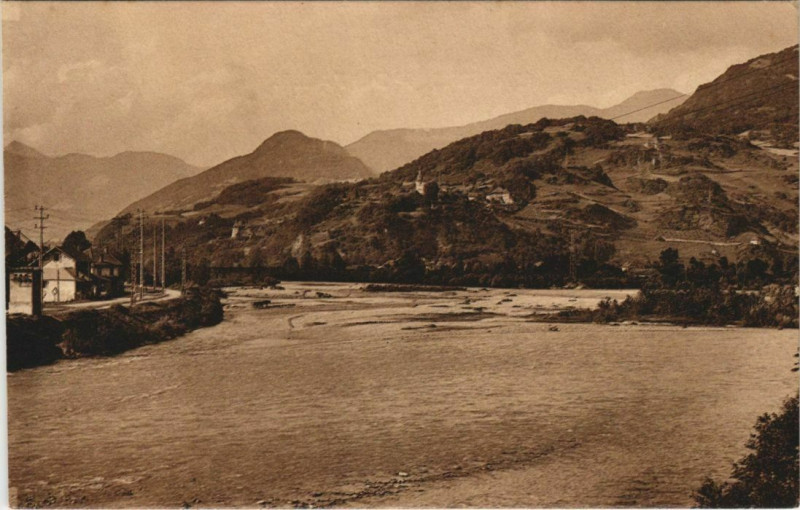 Carte postale ancienne Albertville L'Isere et Conflans à Albertville