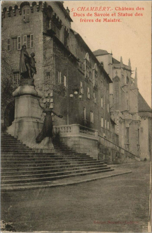 Carte postale ancienne Chambery Chateau des Ducs de Savoie Statue des Freres de Maistre