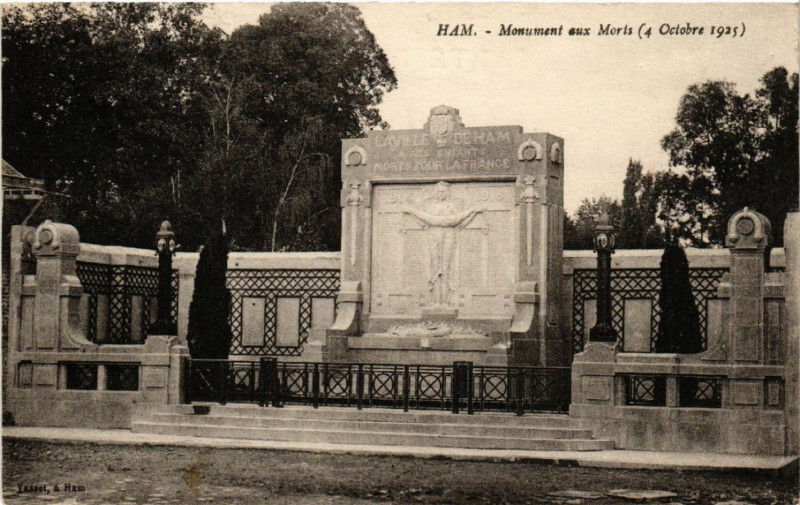Carte postale ancienne Monument aux Morts (4 Octobre 1925) à Ham