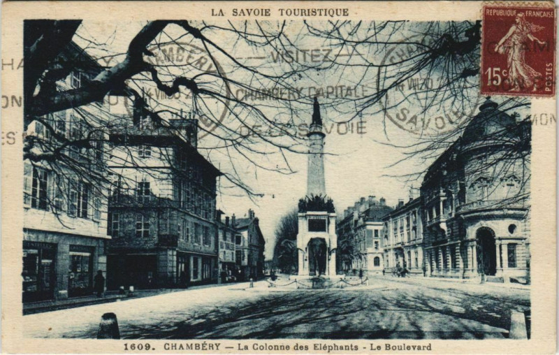 Carte postale ancienne Chambery La Colonne des Elephants - Le Boulevard