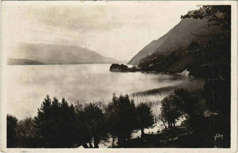 Carte postale ancienne Aix-les-Bains Lac du Bourget à Aix-les-Bains