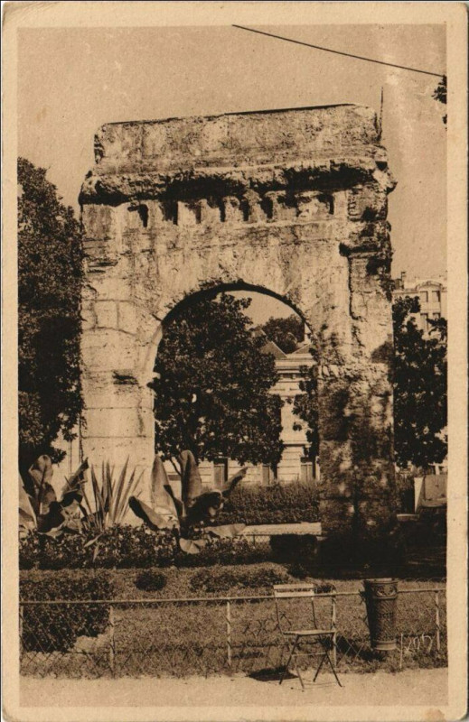 Carte postale ancienne Aix-les-Bains L'Arc de Campanus à Aix-les-Bains
