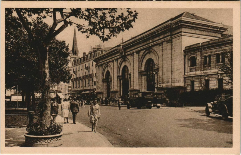 Carte postale ancienne Aix-les-Bains Etablissement Thermal à Aix-les-Bains