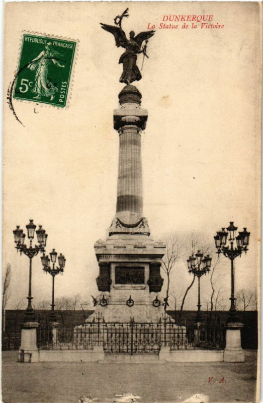 Carte postale ancienne Dunkerque - La Statue de la Victoire à Dunkerque